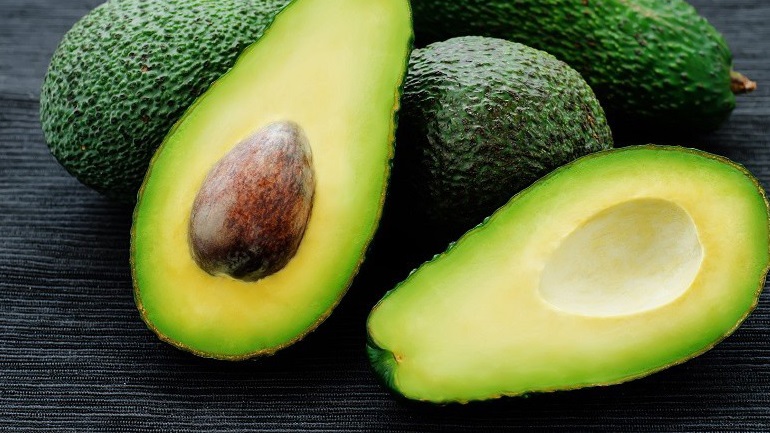 Χανιά: Μάστιγα οι κλοπές σε χωράφια με αβοκάντο – Δίνεται αμοιβή για τους κλέφτες