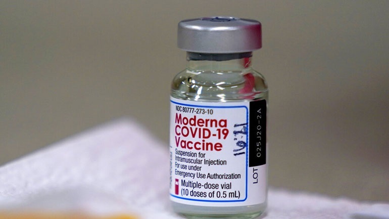 Ξεκινά η διανομή των εμβολίων της Moderna στην Ευρώπη