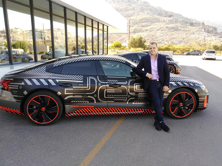 Ο Γιάννης Τσιρογιάννης