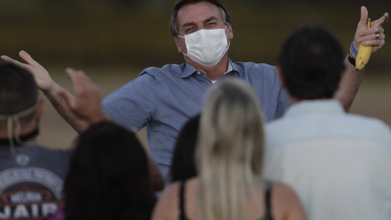 Βραζιλία: Ο γιος του Μπολσονάρου αντικατέστησε τη φωτογραφία του στο twitter με μία του Τραμπ