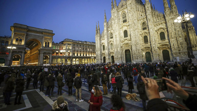 Ιταλία: Οι μαθητές των λυκείων με κινητοποιήσεις ζήτησαν να να επιστρέψουν στα σχολεία