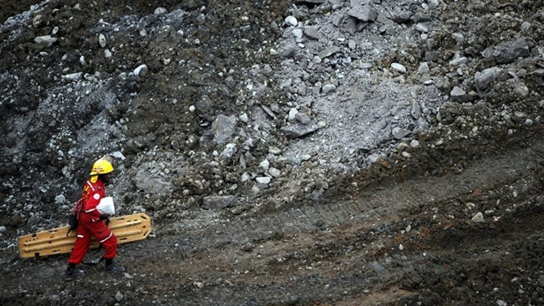 Κίνα: Εγκλωβίστηκαν 22 εργαζόμενοι σε χρυσωρυχείο λόγω έκρηξης