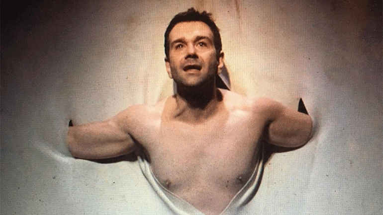 Παράταση διαδικτυακής προβολής της παράστασης «Ο Τζόνι πήρε το όπλο του»