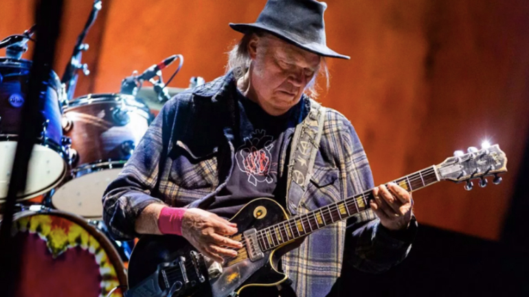 Ο Νιλ Γιανγκ πούλησε το 50% των δικαιωμάτων της δισκογραφίας του