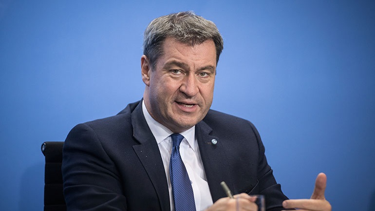 Ο Βαυαρός πρωθυπουργός προτείνει τον υποχρεωτικό εμβολιασμό του προσωπικού των οίκων ευγηρίας