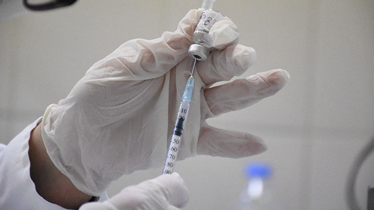 Μυτιλήνη: Ξεκίνησε ο εμβολιασμός των υγειονομικών – Από τις 20 Ιανουαρίου τα ραντεβού για τον γενικό πληθυσμό