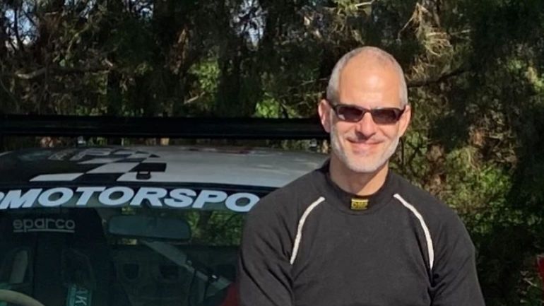 Στέλιος Κυθρεώτης: Επιτρέπεται το… καράτε στη θάλασσα αλλά όχι το motorsport