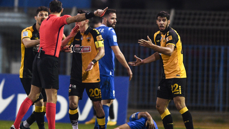 Κλάτενμπεργκ: «Σωστή η κόκκινη στον Ινσούα»