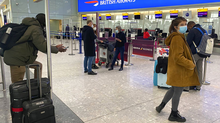 Ρωσία: Παρατείνεται η απαγόρευση πτήσεων από και προς τη Βρετανία