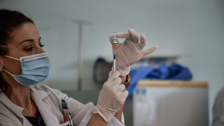 Κλείστηκαν 60.000 ραντεβού για εμβολιασμό υπερηλίκων