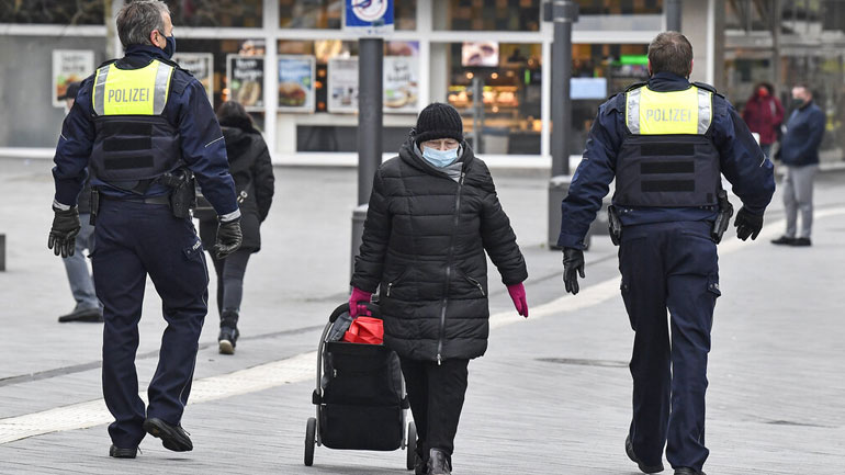 Ακόμα 891 θάνατοι και περισσότερα από 12.800 κρούσματα μετρά η Γερμανία