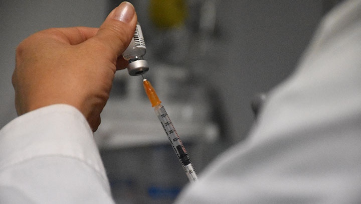 Ρόδος: Ξεκίνησαν οι εμβολιασμοί των γιατρών και του νοσηλευτικού προσωπικού