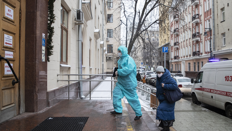 Η Pfizer εξετάζει την υποβολή αίτησης για έγκριση του εμβολίου της στη Ρωσία