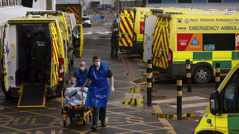 Βρετανία: Σχεδόν οι μισοί εργαζόμενοι σε ΜΕΘ υποφέρουν από κατάθλιψη και μετατραυματικό στρες