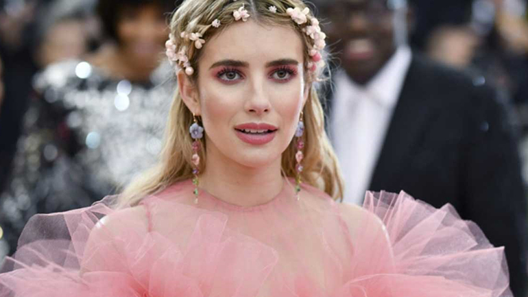 Emma Roberts: Μόλις δημοσίευσε την πρώτη φωτογραφία της με τον νεογέννητο γιο της