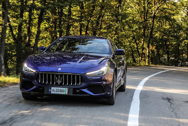 Αποκλειστικά και μόνο για gentleman...