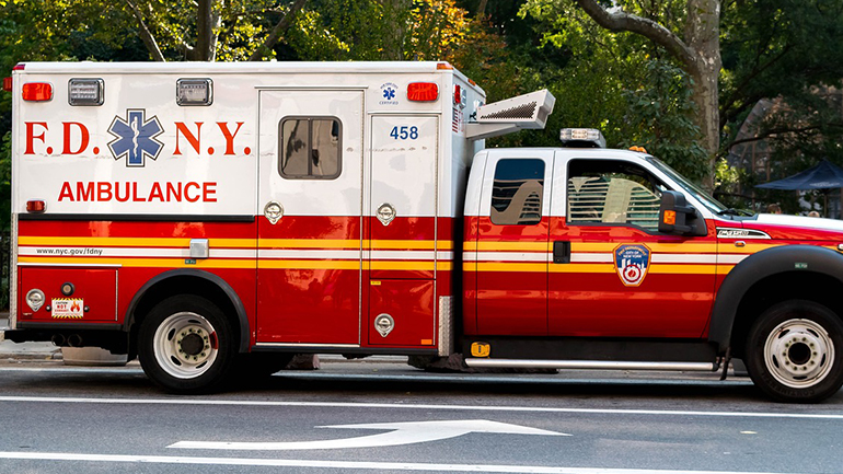 Ένας νεκρός και τέσσερις τραυματίες από διαρροή χημικής ουσίας σε διαμέρισμα στη Νέα Υόρκη