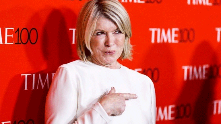 Η Μάρθα Στιούαρτ εξηγεί ότι «δεν παρέκαμψε τη σειρά» για να εμβολιαστεί κατά του Covid -19