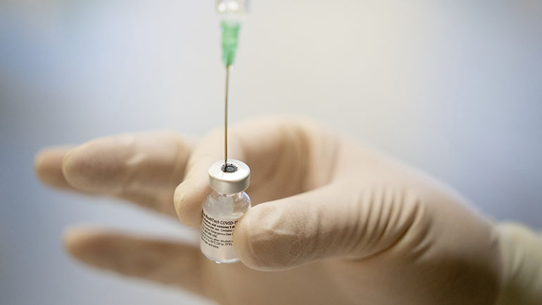 Εγκρίθηκε η κατεπείγουσα χρήση του εμβολίου των Pfizer/BioNTech στις Φιλιππίνες