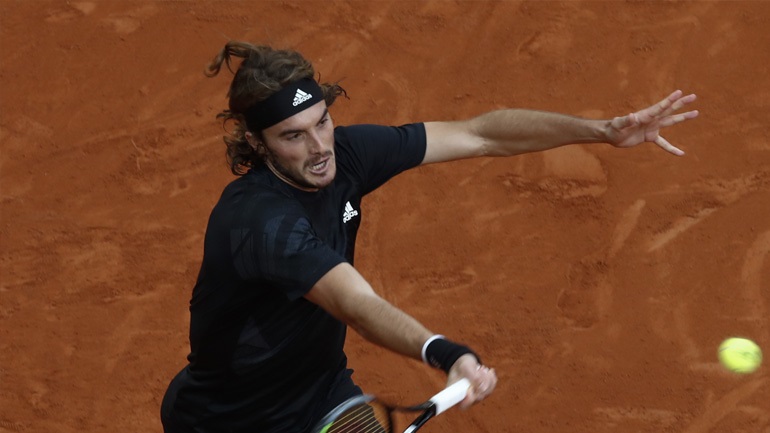 Τσιτσιπάς: «Τους λυπάμαι που δεν έχουν προσωπική ζωή και ασχολούνται μαζί μου»