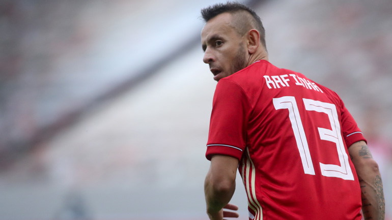 Bild: «Η Σάλκε θέλει τον Ραφίνια»