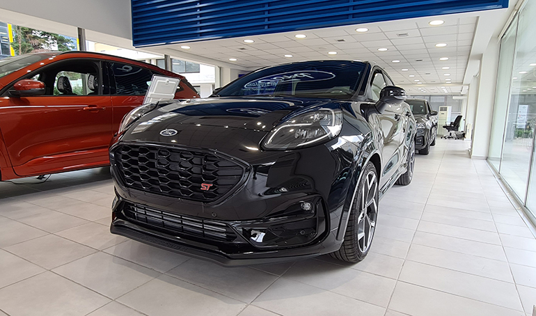 Ford Puma με 200 ίππους (το συγκεκριμένο βρίσκεται στην αντιπροσωπεία της Ford Καρανικόλας στην Αθήνα).