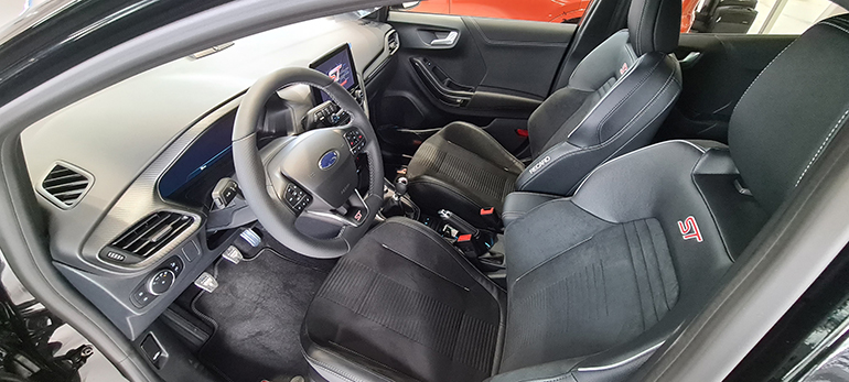 Η καμπίνα των επιβατών...