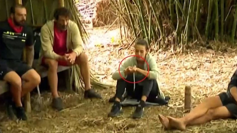 Survivor: Το πλάνο με την Κάτια Ταραμπανκό να… καπνίζει που προκάλεσε ερωτηματικά