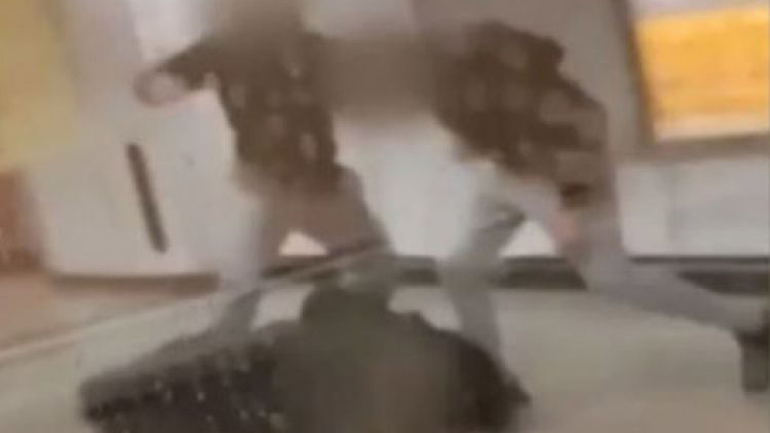 Προωθούνται αυστηρότερες ποινές για όσους βιαιοπραγούν σε βάρος εργαζομένων Προωθούνται αυστηρότερες ποινές για όσους βιαιοπραγούν σε βάρος εργαζομένων