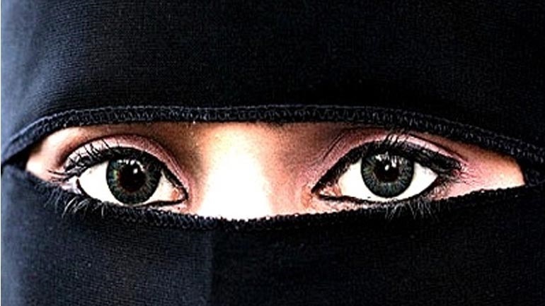 Μια λεπτομέρεια για την κ. Σοφία Μπεκατώρου