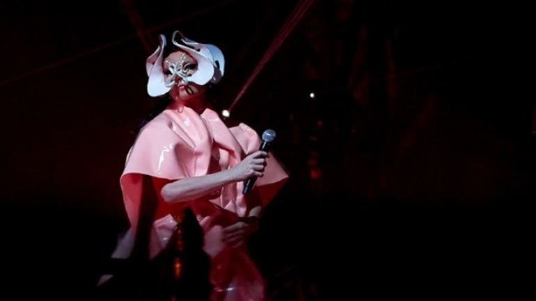 Björk, FKA twigs, the Chemical Brothers επιμελούνται προγράμματα στο Sonos Radio