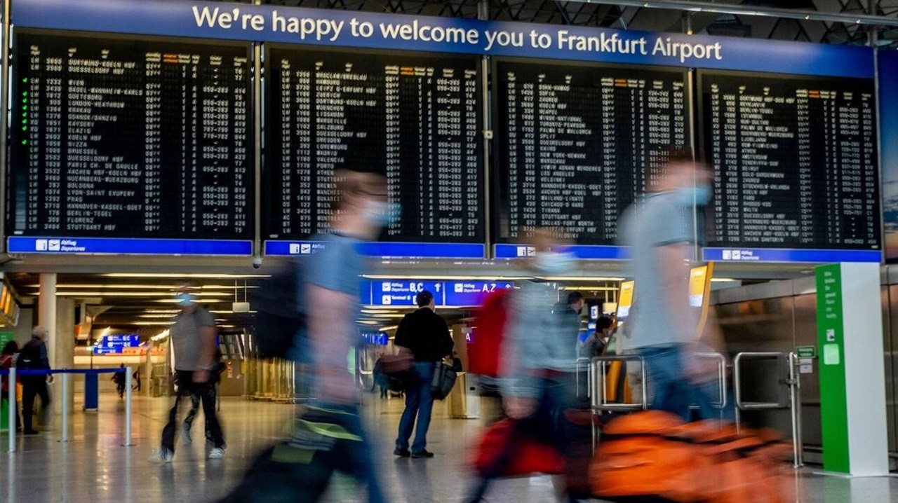 Εκκενώθηκε τμήμα του αεροδρομίου της Φρανκφούρτης – Αναφορές για παρουσία ενόπλου