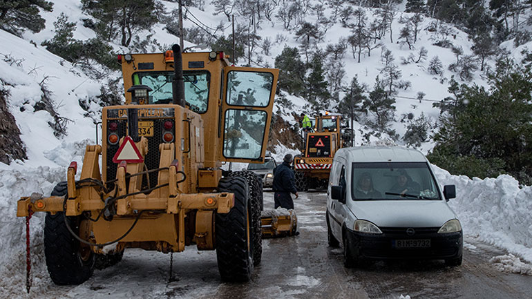 Πού χρειάζονται αντιολισθητικές αλυσίδες λόγω του χιονιά Πού χρειάζονται αντιολισθητικές αλυσίδες λόγω του χιονιά