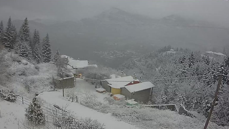 Στα «λευκά» ξύπνησε η Ορεινή Ναυπακτία Στα «λευκά» ξύπνησε η Ορεινή Ναυπακτία