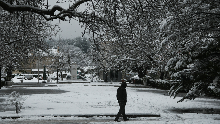 Υπό το μηδέν η χώρα