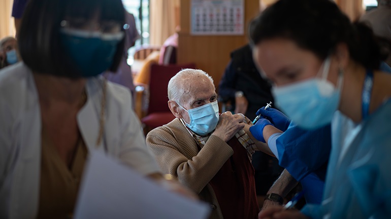 Βέλγιο: Τα δύο τρίτα των τροφίμων ενός οίκου ευγηρίας μολύνθηκαν από τη βρετανική μετάλλαξη του κορωνοϊού