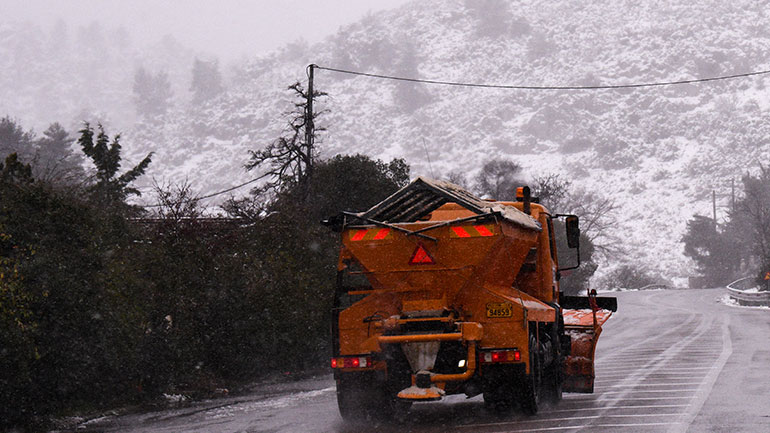 Πώς διεξάγεται η κυκλοφορία των οχημάτων στα νησιά Βορείου Αιγαίου λόγω χιονοπτώσεων