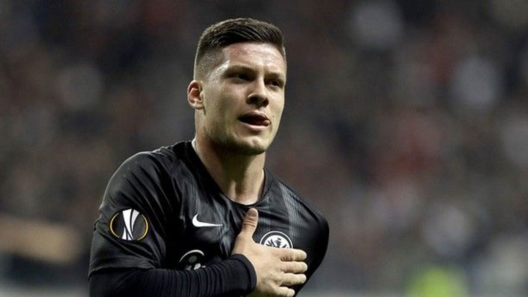 Γερμανία: Επιστροφή με δύο γκολ για τον Γιόβιτς στην Άιντραχτ, 3-1 τη Σάλκε