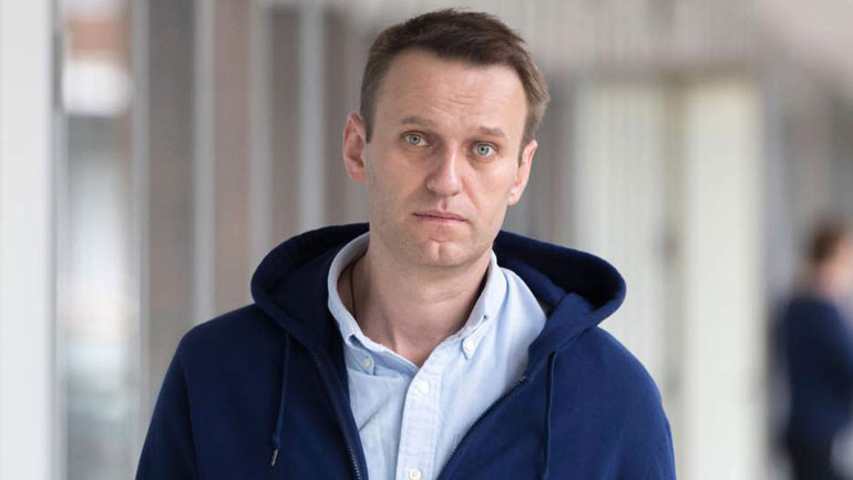 Ο Αλεξέι Ναβάλνι επιστρέφει στη Ρωσία παρά την απειλή για σύλληψή του