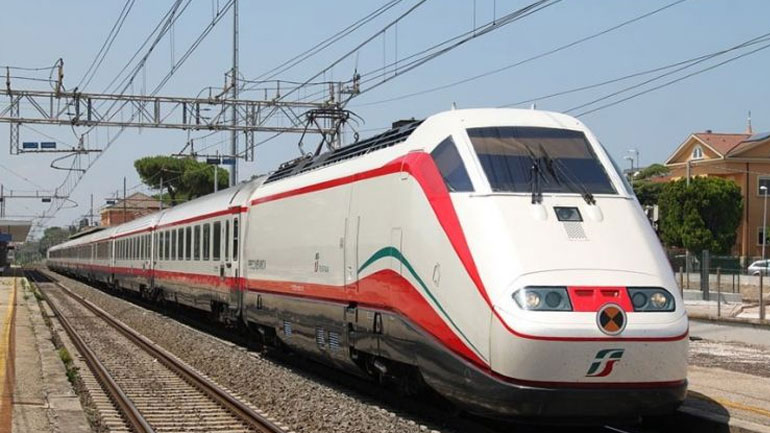 Στη Θεσσαλονίκη το Λευκό Βέλος – Σε 3:15 η διαδρομή Αθήνα-Θεσσαλονίκη Στη Θεσσαλονίκη το Λευκό Βέλος – Σε 3:15 η διαδρομή Αθήνα-Θεσσαλονίκη