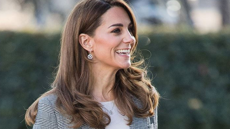 Kate Middleton: Φορέστε το checked blazer όπως η Δούκισσα του Cambridge