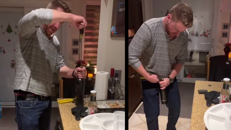 Ανοίγοντας ένα μπουκάλι κρασί