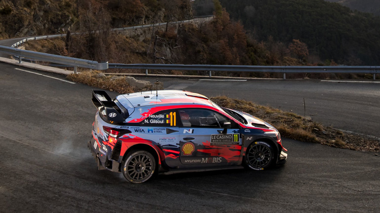 Άλλαξε τον συνοδηγό του λίγο πριν την εκκίνηση του WRC