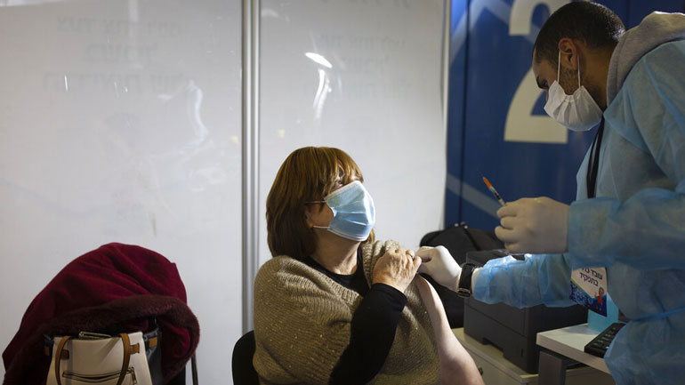 Μόσιαλος: Αισιόδοξα τα νέα από την πορεία των εμβολιασμών στο Ισραήλ