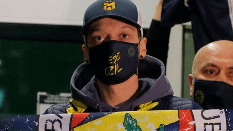 Οζίλ: «Ήταν θέλημα Θεού να έρθω στη Φενέρμπαχτσε»