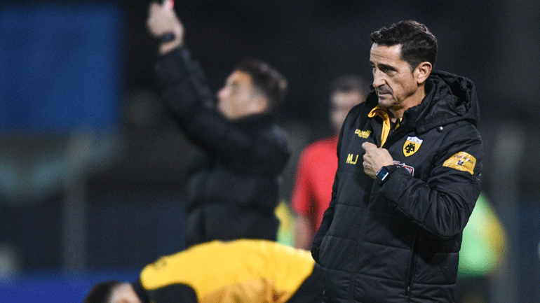 Δεν θα κινηθεί για την απόκτηση κεντρικού αμυντικού η ΑΕΚ