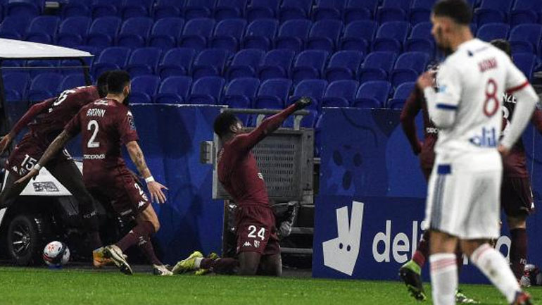 «Έγκλημα» και.. τιμωρία για τη Λιόν, ήττα 1-0 από τη Μετς