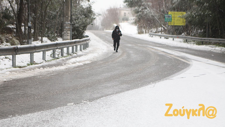 Έντονη χιονόπτωση στη Μαλακάσα