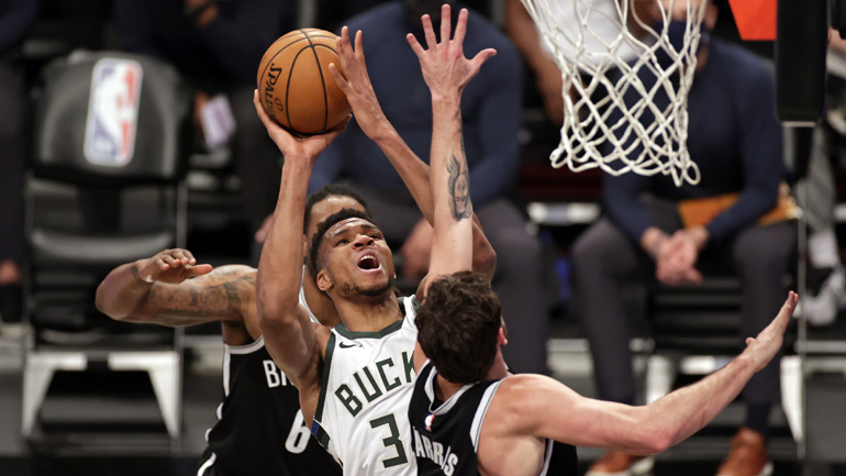 «Λύγισαν» οι Μπακς, 125-123 οι Νετς των Χάρντεν και Ντουράντ