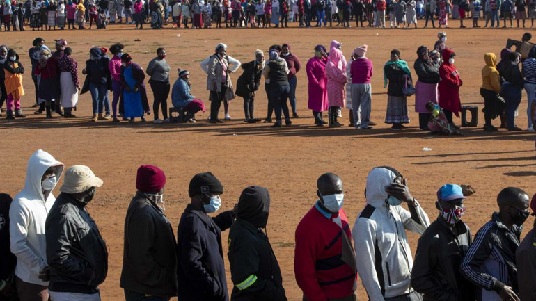 Νότια Αφρική: Το νέο παραλλαγμένο στέλεχος του κορωνοϊού είναι διπλάσια πιο μεταδοτικό